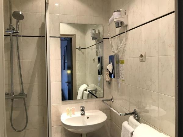 Фото Best Western Premier The Blake Paris Gare Saint Lazare