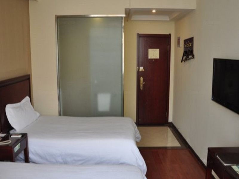 Фото GreenTree Inn Henan Xinyang Changan Road Business Hotel