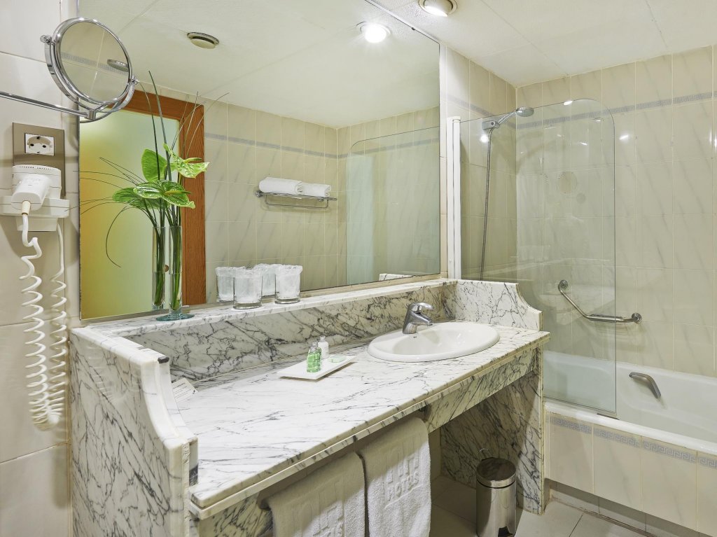 Фото Hesperia Sant Just