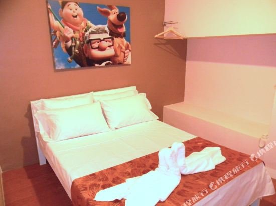 Фото Tr3ats Guest House Bohol - Hostel