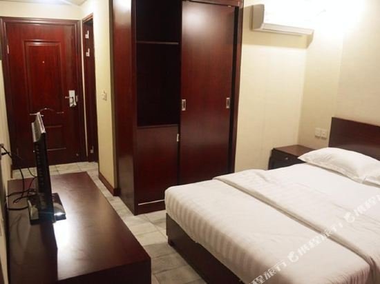 Фото Hotel Mustika Senen