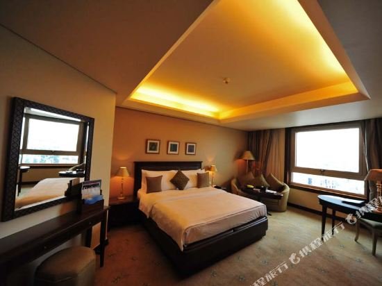 Фото Le Royal Hotels & Resorts - Amman