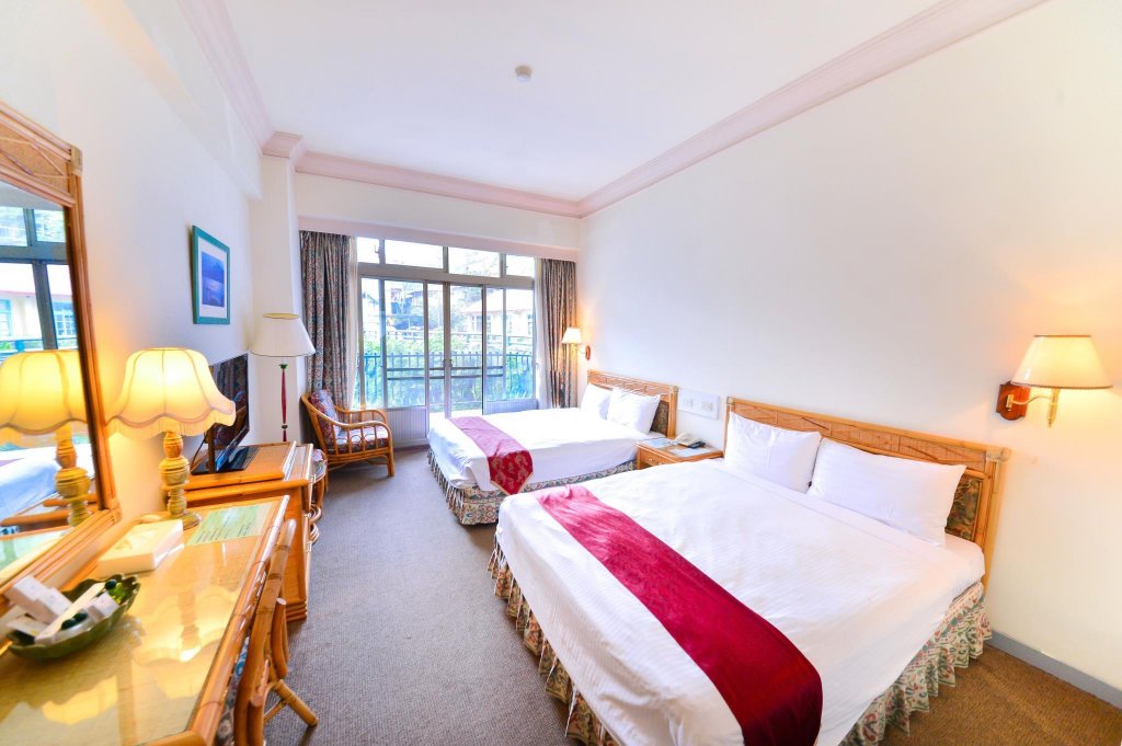 Фото Hotel Tilun Dongpu SPA