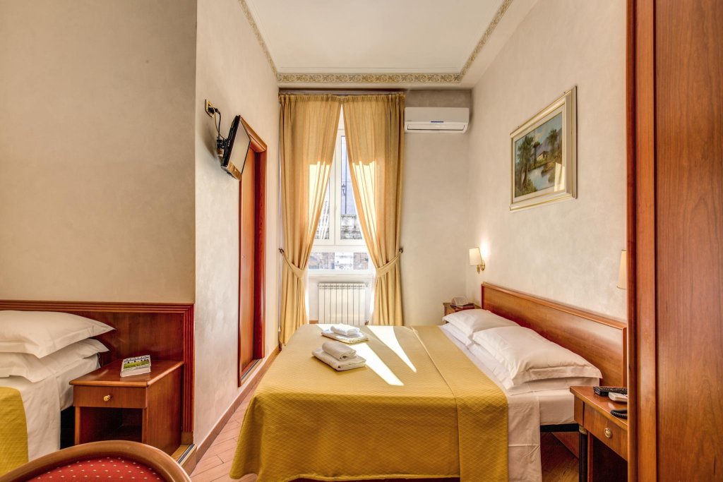 Фото Hotel Centro Cavour Roma