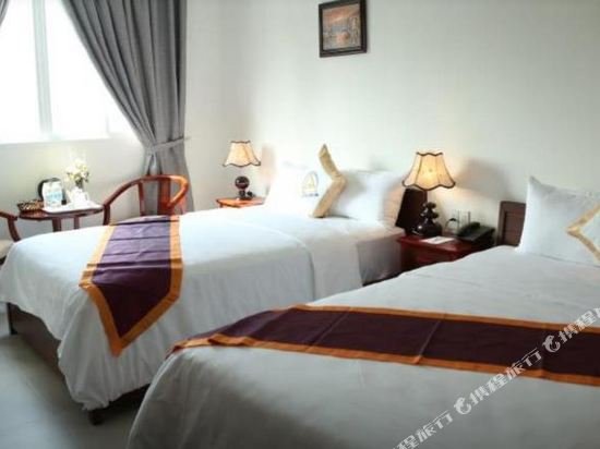 Фото Little Garden Bungalow