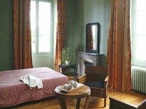Гостиница Logis Hôtel Parc Hôtel & Spa в Шато-Гонтье