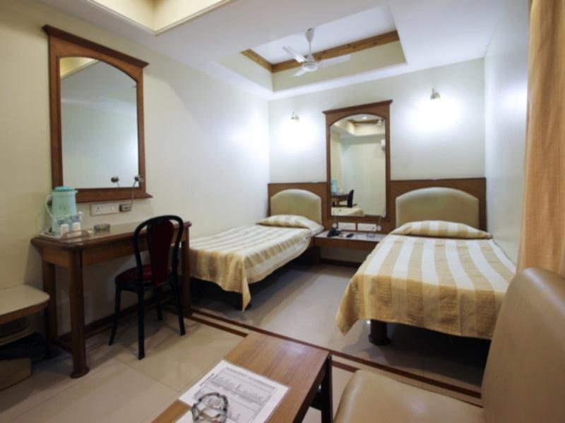 Фото Hotel Parklane