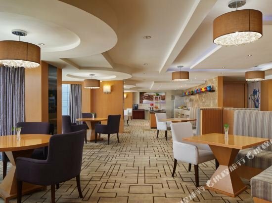 Hotel Sheraton Yantai Golden Beach Resort, Yantai, photo