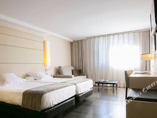 Фото Yomo Mola Park