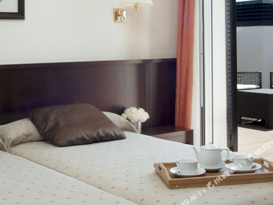 Фото Gaudi Hotel