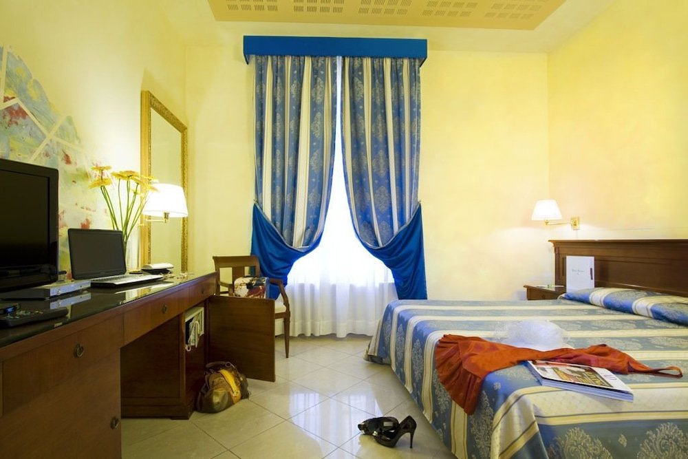 Фото Dipendenza Hotel Londra