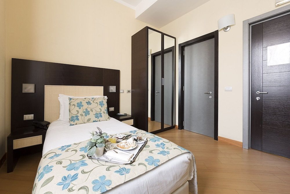 Фото Hotel Naples
