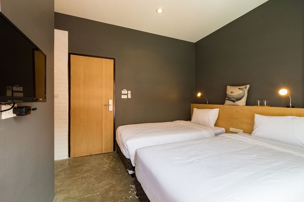 Фото Srisuksant Square