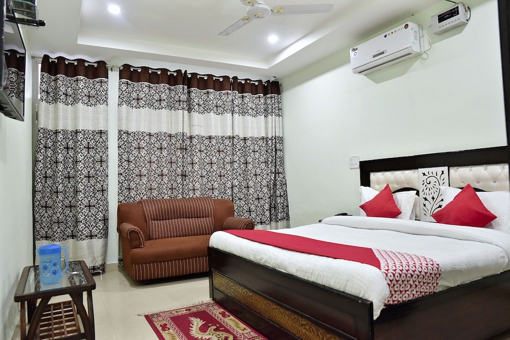 Фото Oyo Hotel Shanti Guest House