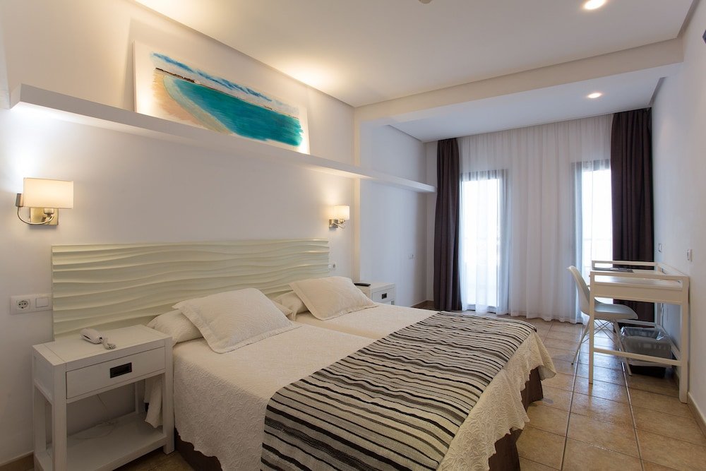 Фото Hotel Bahía