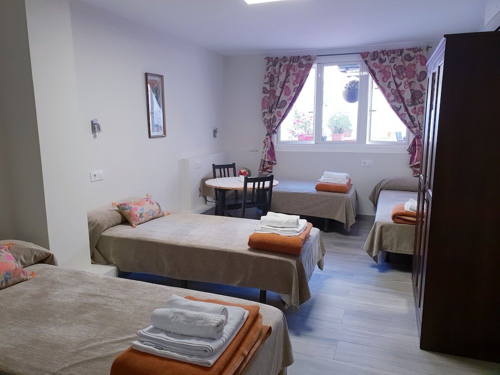 Фото Hostal Liwi