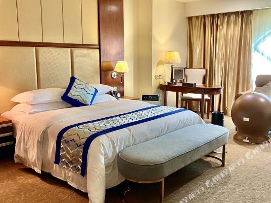 Фото Jiangmen Gladden Hotel
