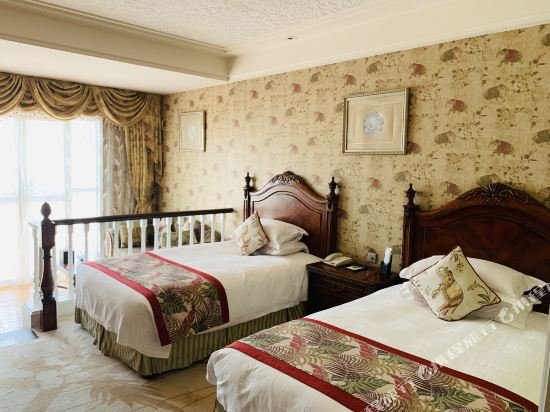 Фото The First World Hotel