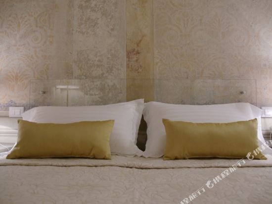 Фото Hotel Renaissance