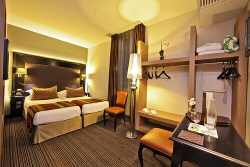 Гостиница Plaza Madeleine Hotel & SPA в Сарла-ла-Канеде