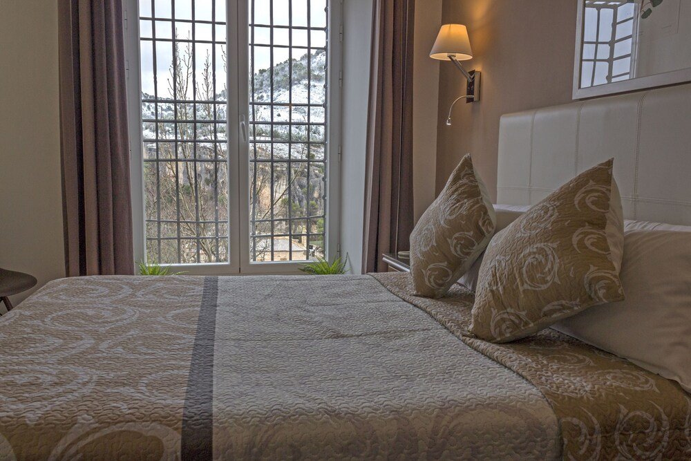 Фото Hotel Leonor de Aquitania