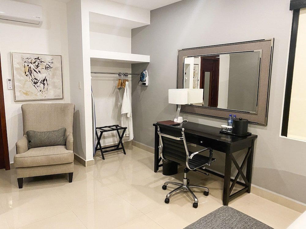 Фото Best Western Plus Belize Biltmore Plaza