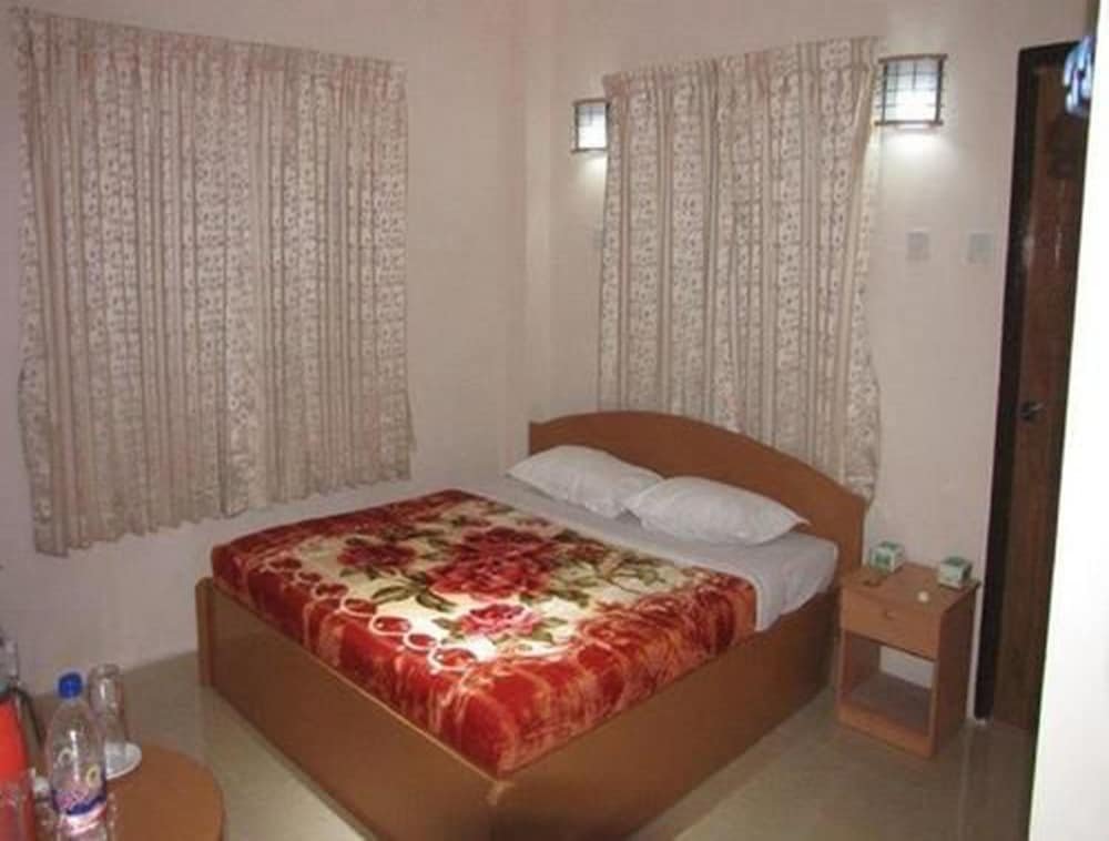 Фото Wyndham Grand Yangon Hotel