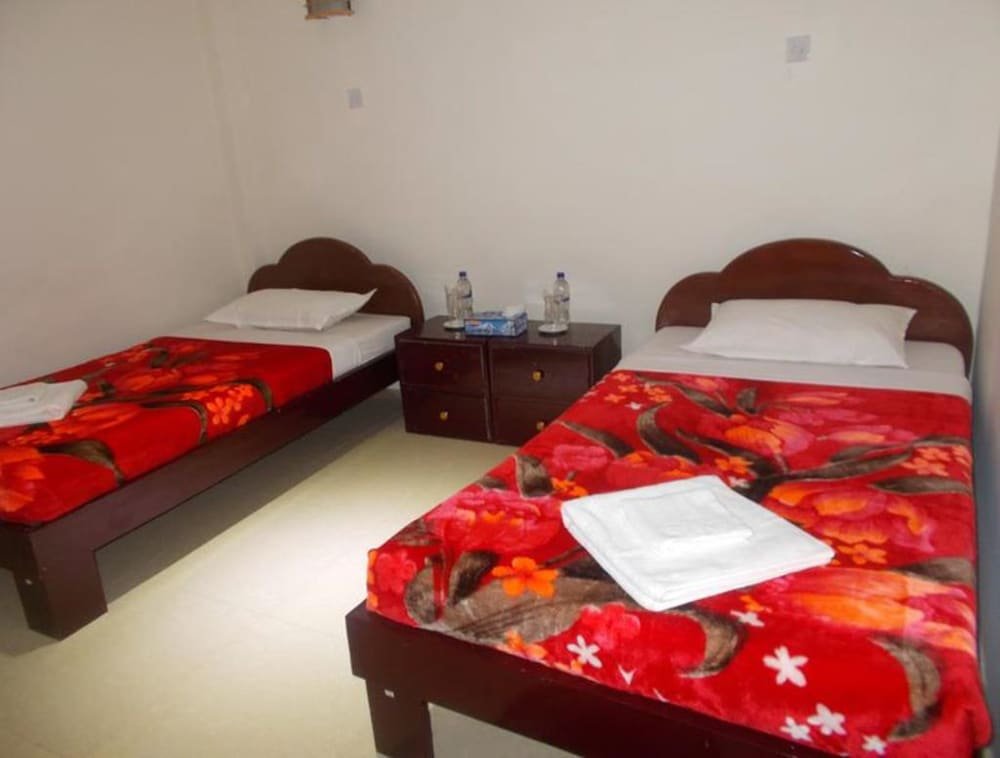 Фото Wyndham Grand Yangon Hotel