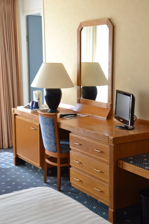 Фото Fletcher Hotel - Restaurant Carlton