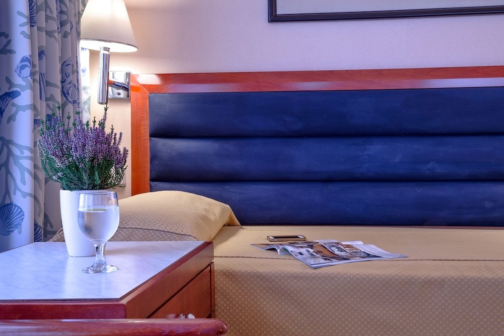 Фото Mediterranean Hotel