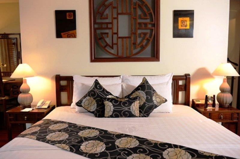 Фото Golden Lotus Luxury Hotel