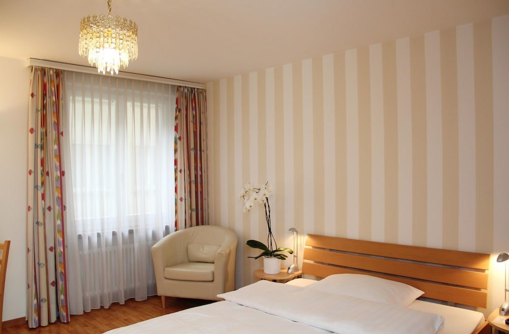 Фото Hotel Roter Turm