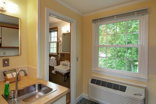 Гостиница Cape Cod Harbor House Inn в Гианнисе