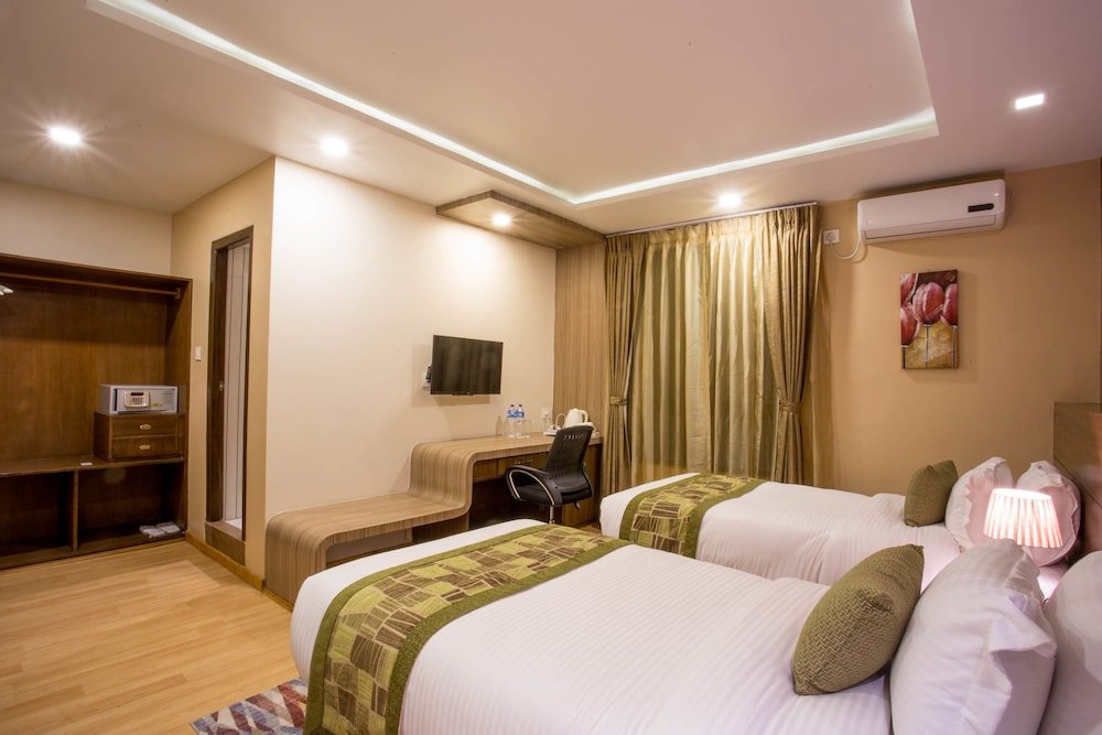 Фото Yatri Suites & SPA