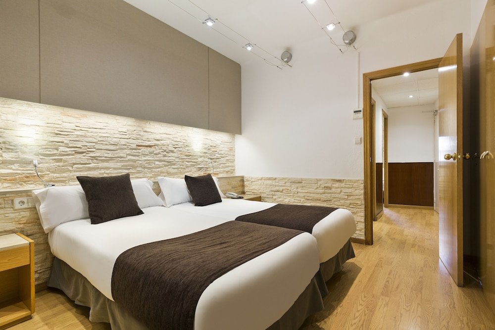 Фото Hotel Travessera