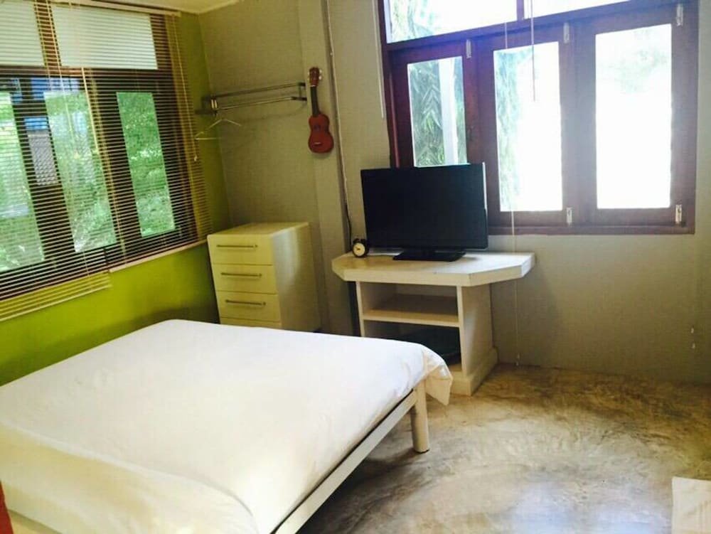 Фото The Hua Hin Hotel