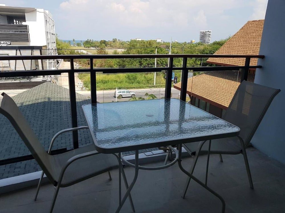 Фото The Whe-la Wha-le Hotel