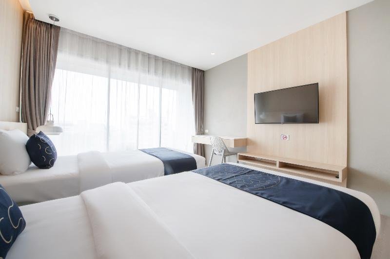 Фото Blooming Hill Boutique Suites