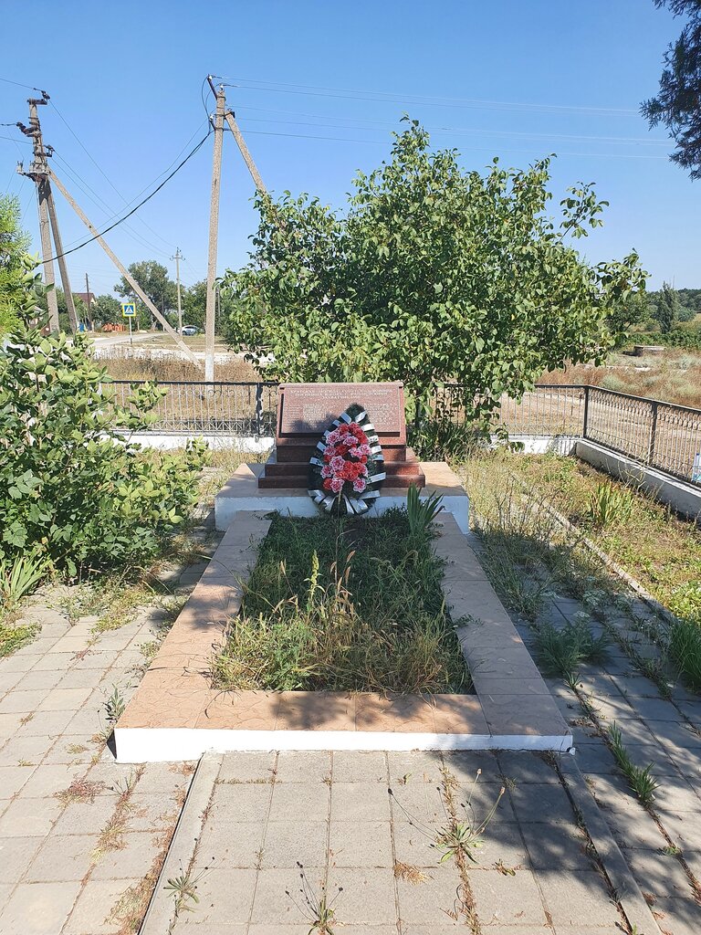 Памятник, мемориал Братская могила советских воинов, погибших в боях с фашистскими захватчиками, Краснодарский край, фото