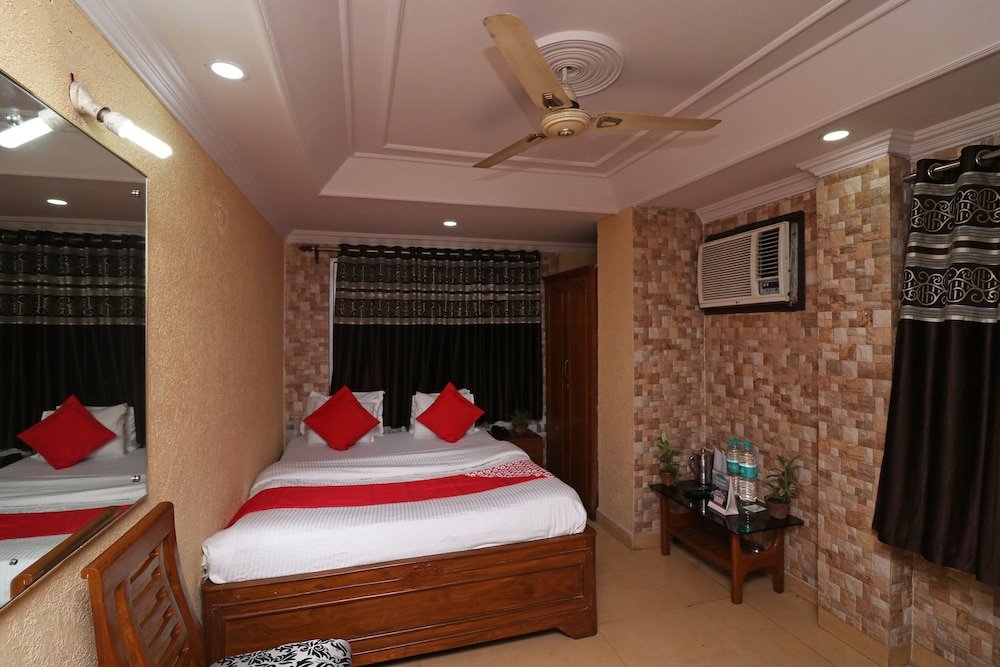Фото Oyo 16209 Hotel Ambar Palace