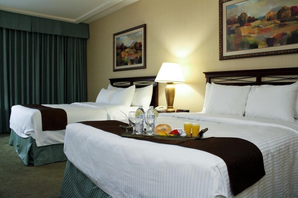 Фото University Square Hotel