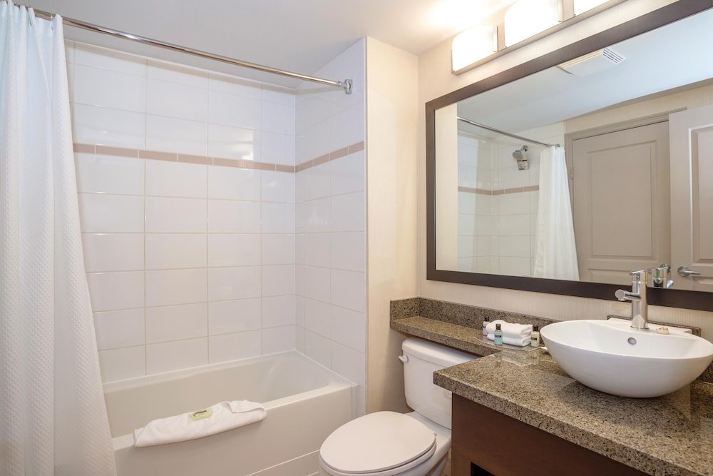 Фото Sandman Hotel & Suites Winnipeg Airport