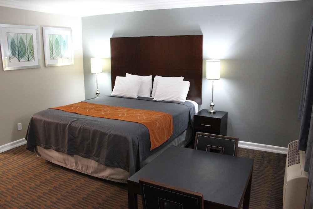 Фото Friendly Hills Inn