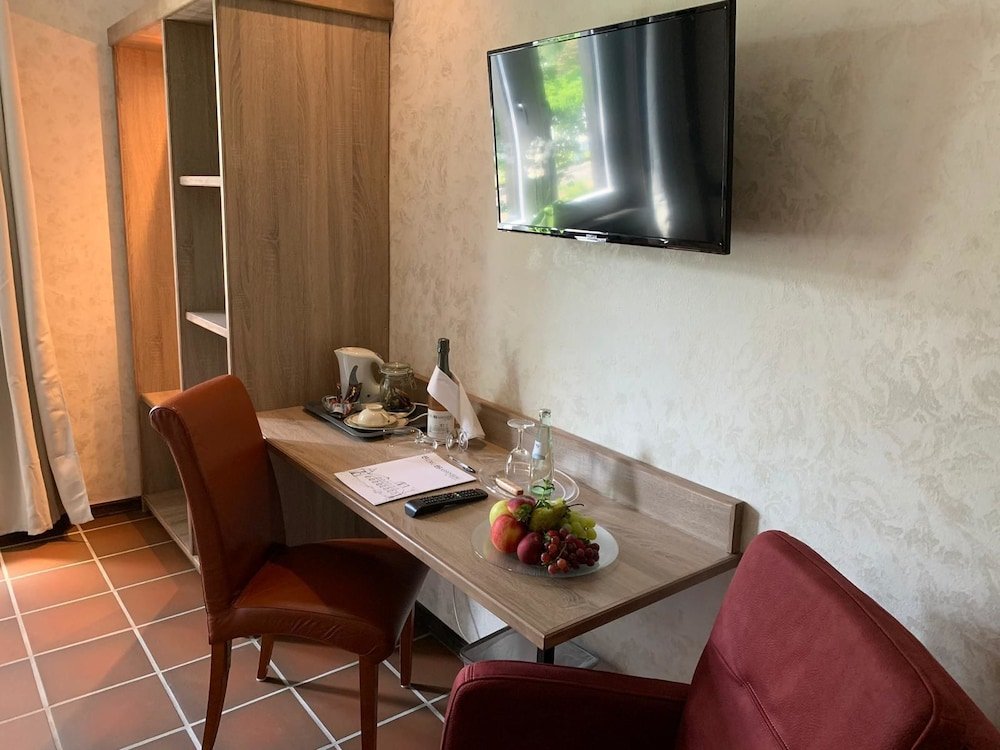 Фото Hotel Burg Wassenberg