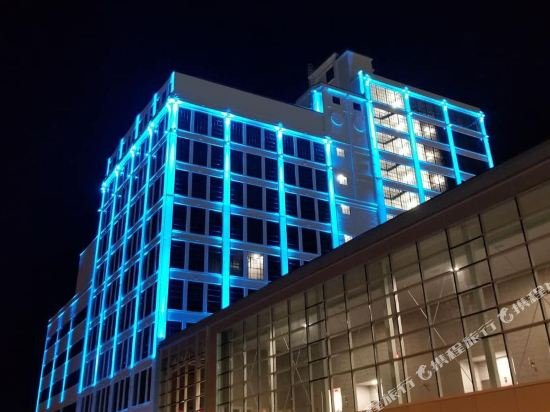 Фото Embassy Suites by Hilton Rockford Riverfront