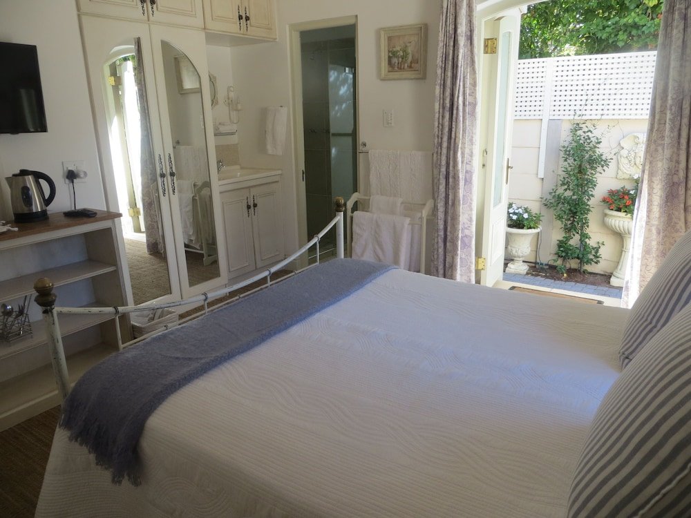 Фото Constantia Valley Lodge