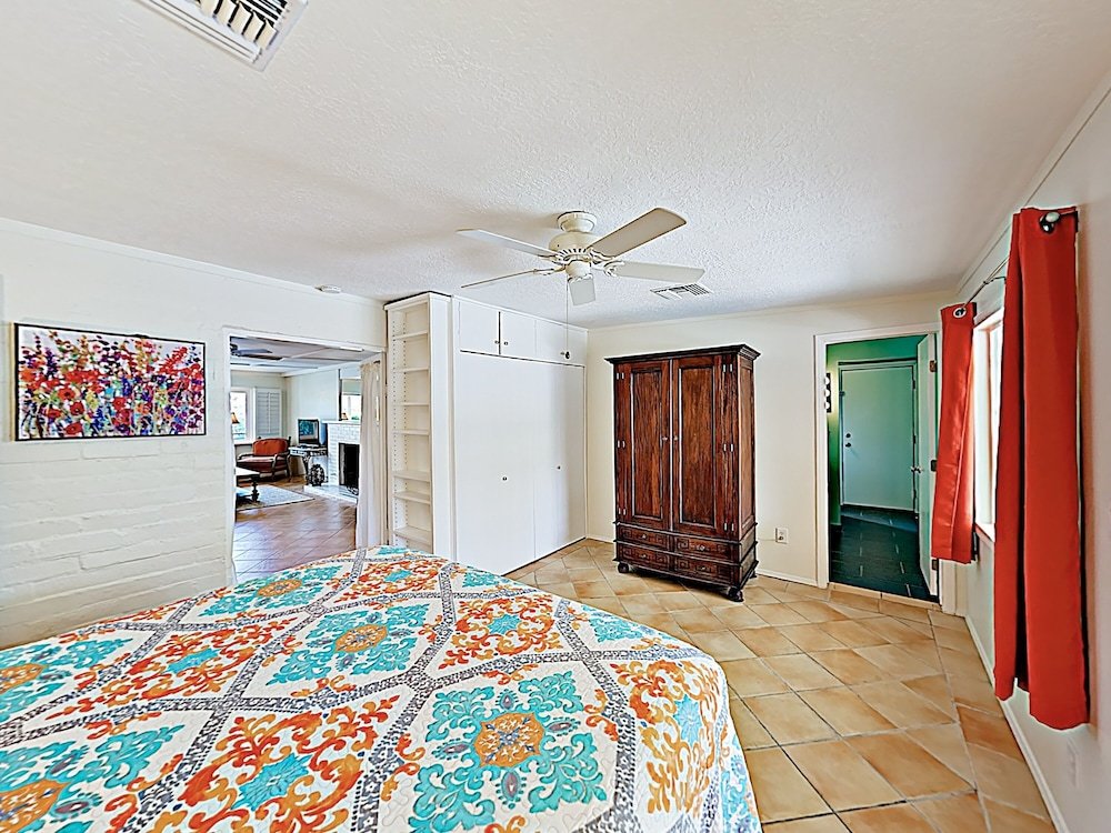 Фото New Listing! Movie Colony Oasis W Pool & SPA 3 Bedroom Home