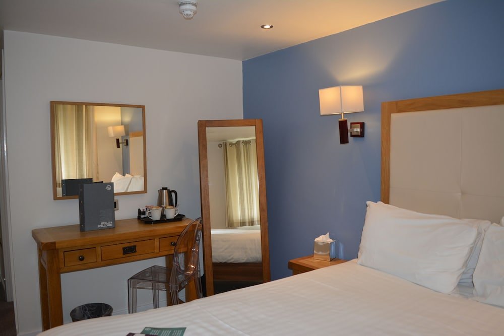 Фото Waterside Hotel & Leisure Club