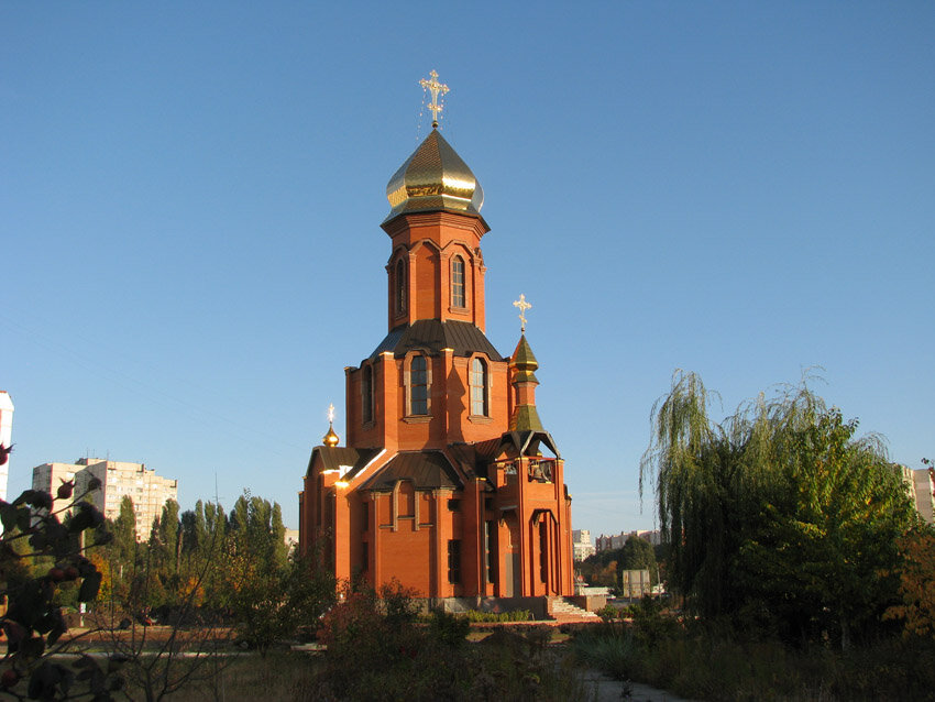 Iglesia ortodoxa Khram Svyatogo Velikomuchenika Georgiya Pobedonostsa, , foto
