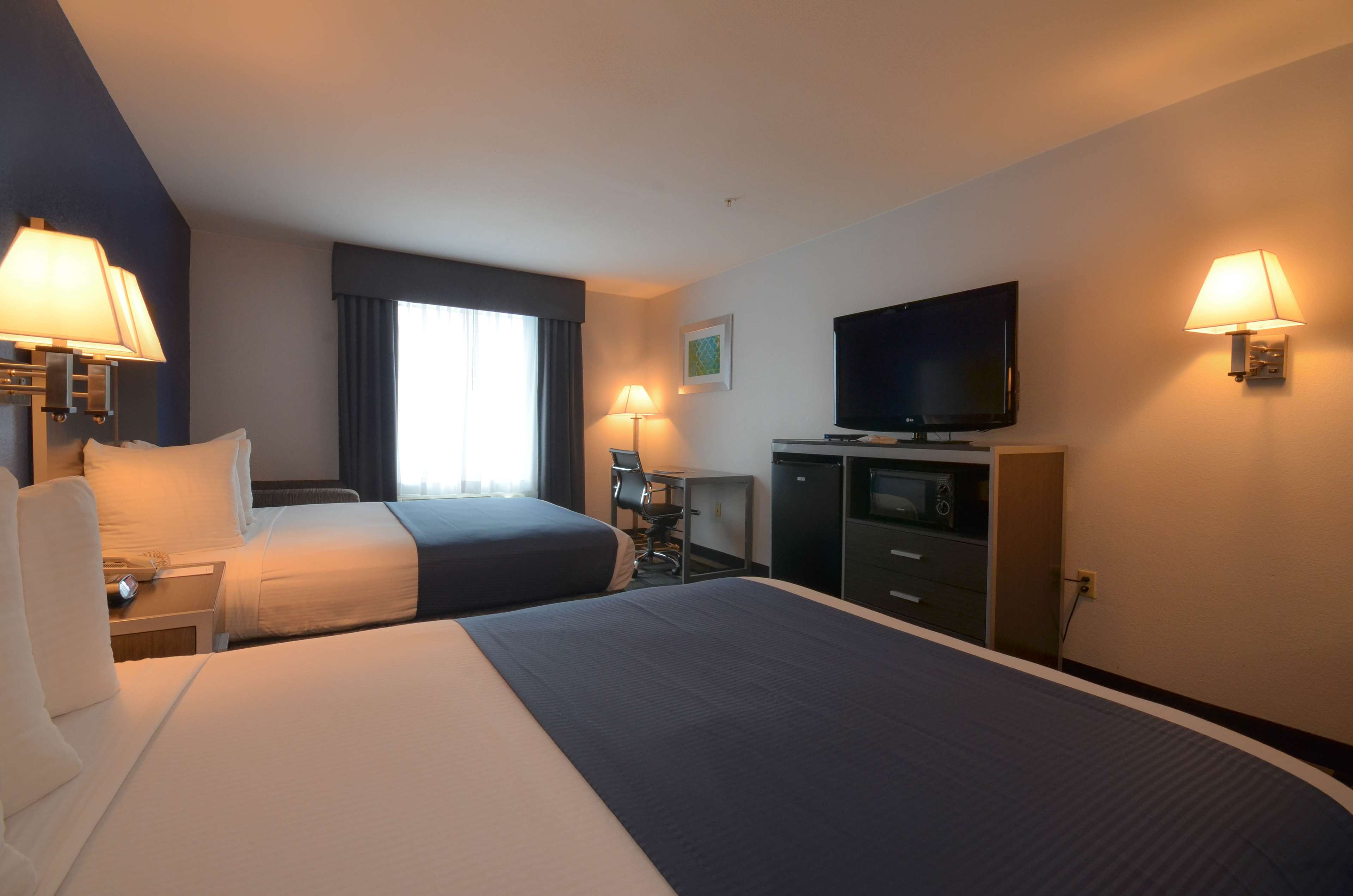 Фото Best Western Galleria Inn & Suites